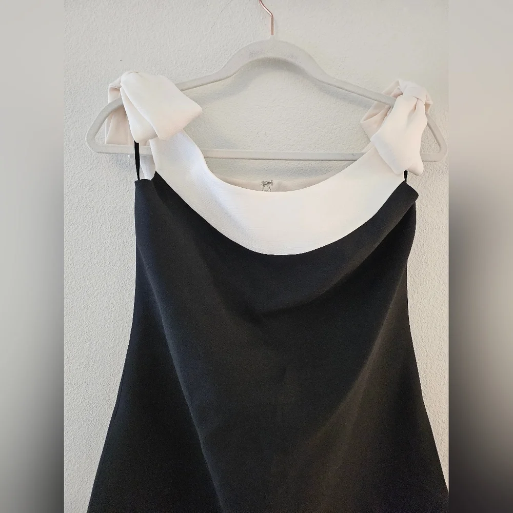 CREPE COUTURE SHORT DRESS - Picture 2 of 5
